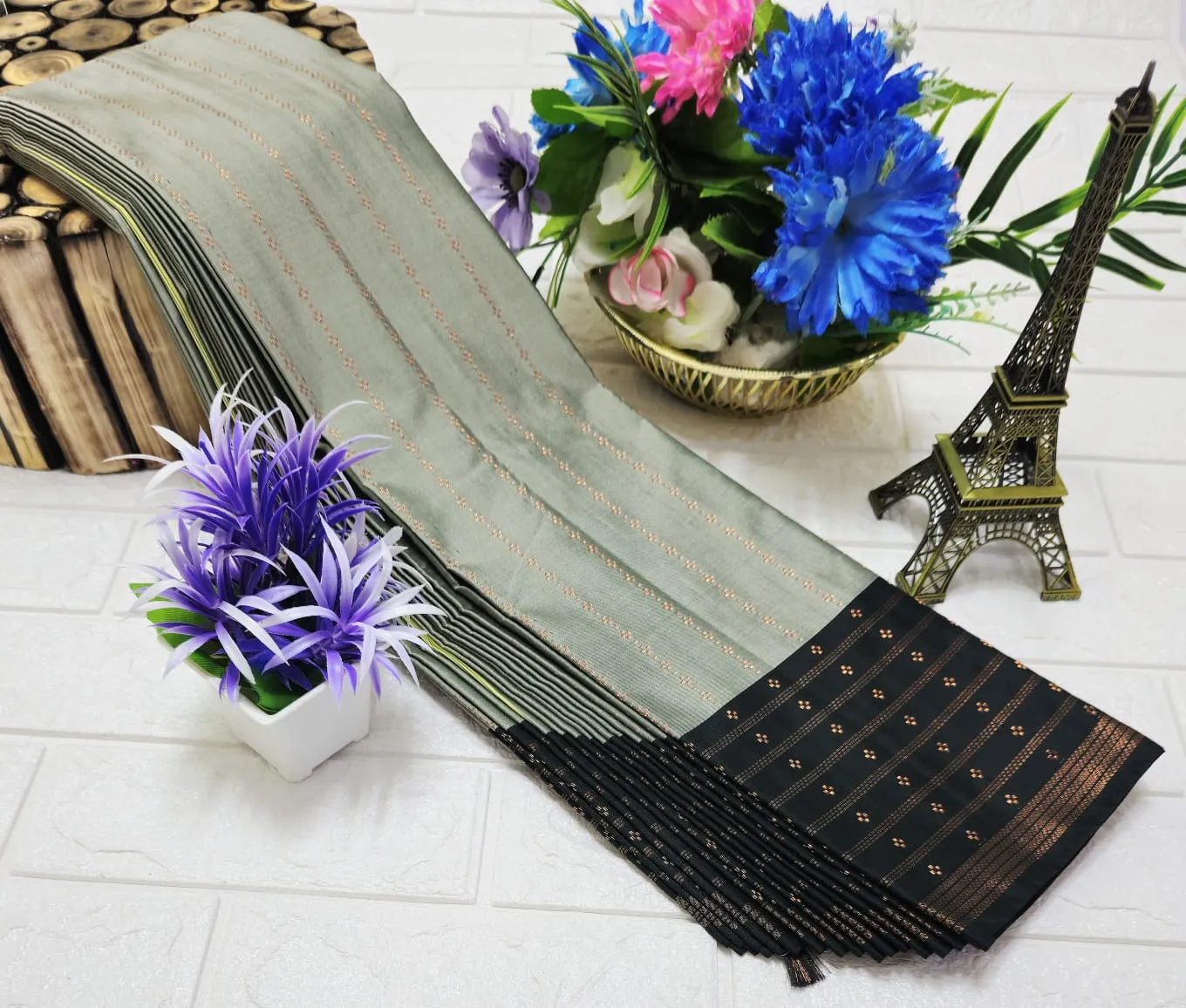 Grand Tower Line Butta Soft Silk Saree
